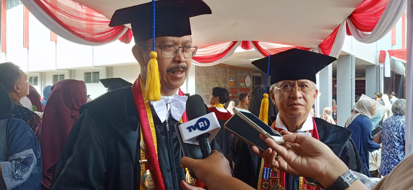 USB YPKP Bandung Wisuda 391 Lulusan, Rektor Dorong Alumni Jadi Solusi di Tengah Tantangan Global